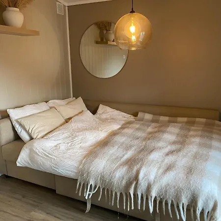 Leilighet Furnished Outhouse *